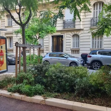 Beau T2 Proche Negresco * ニース