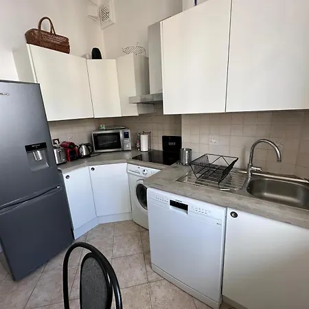 Beau T2 Proche Negresco *