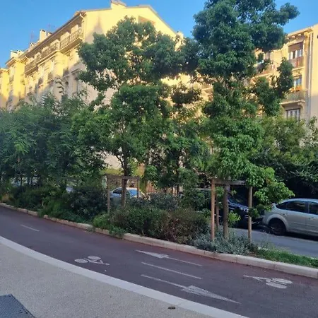 Beau T2 Proche Negresco شقة *