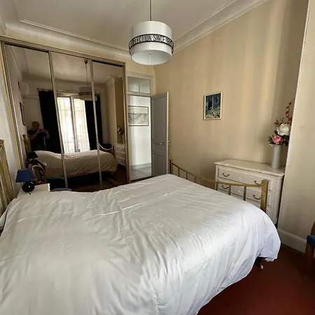Beau T2 Proche Negresco * نيس